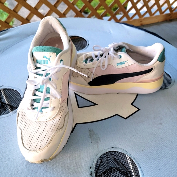 PUMA R78 Voyage Women's Size 11 - Picture 1 of 12